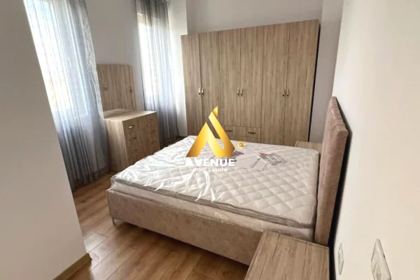 Shtepi me qera 2+1 ne Tirane - 400 Euro