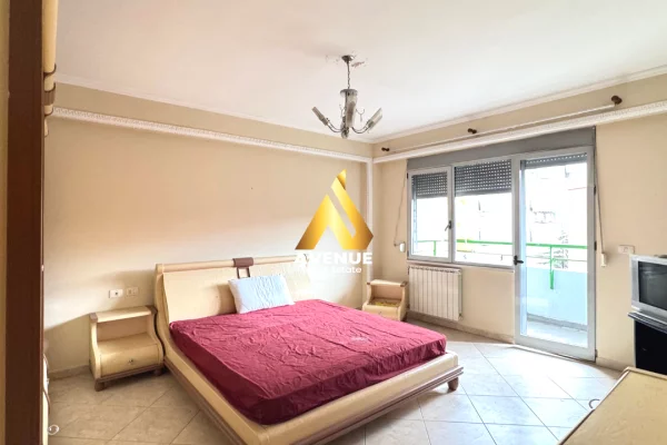 Jepet me Qira  Ambient per zyra 166 m2, Apartament 3+1+2, Tirane 