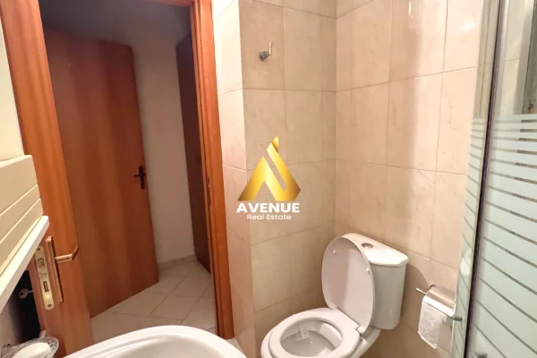 Jepet me Qira  Ambient per zyra 166 m2, Apartament 3+1+2, Tirane 