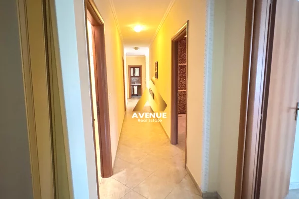 Ambient biznesi me qera 3+1 ne Tirane - 1,200 Euro