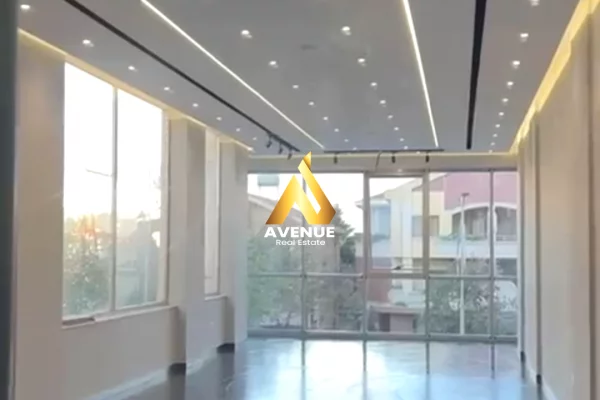 Ambiente Commerciale in Affitto 1+1 a Tirana - 700 Euro