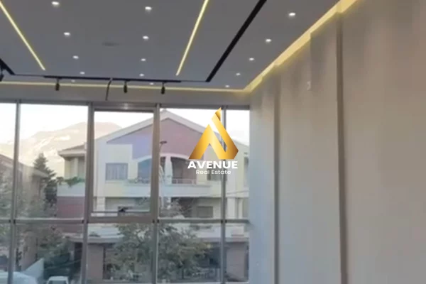 Ambiente Commerciale in Affitto 1+1 a Tirana - 700 Euro