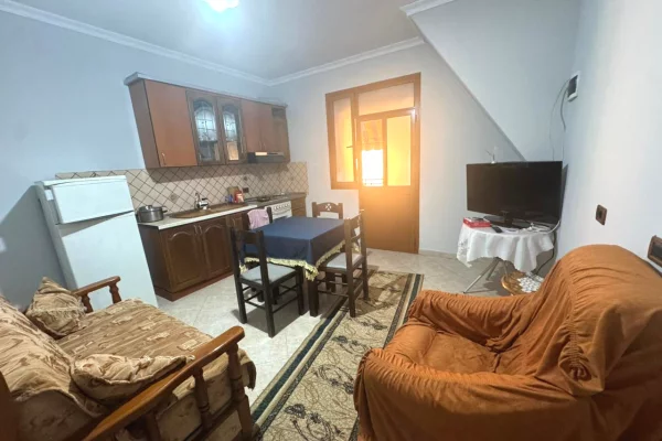 Shtepi me qera 1+1 ne Tirane - 25,000 Leke