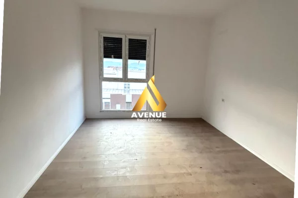 Shtepi ne shitje Apartament ne Tirane, 2+1, Mobilimi Bosh, pa mobiluar, Pagesa 106,000  Euro.