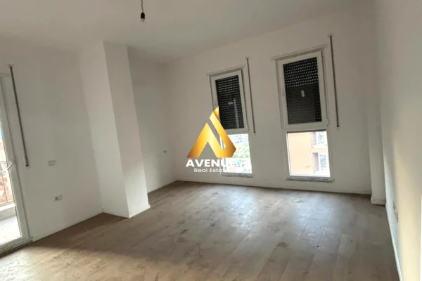 Shtepi ne shitje Apartament ne Tirane, 2+1, Mobilimi Bosh, pa mobiluar, Pagesa 106,000  Euro.