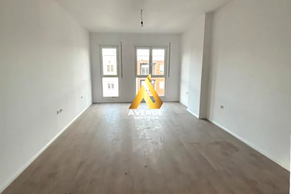 Shtepi ne shitje Apartament ne Tirane, 2+1, Mobilimi Bosh, pa mobiluar, Pagesa 171,700  Euro.