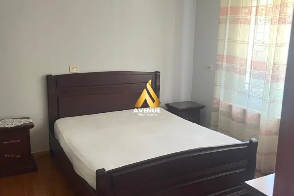 Shtepi me qera Apartament ne Tirane, 2+1, Mobilimi E mobiluar, Pagesa 350  Euro.