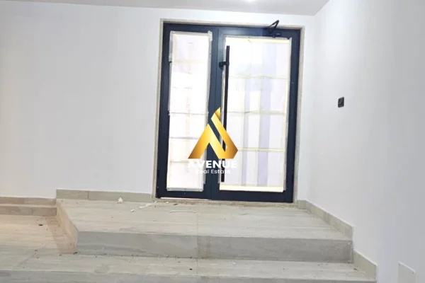 AMBIENT BIZNESI ME QIRA –BLLOK, TIRANE  