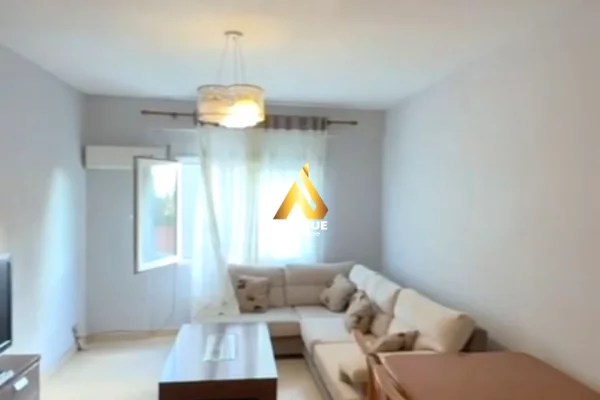 Shtepi me qera 2+1 ne Tirane - 70,000 Leke