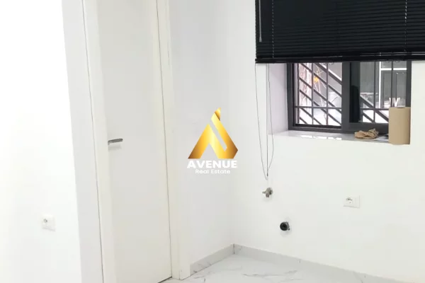 Ambiente Commerciale in Affitto 1+1 a Tirana - 45,000 Leke