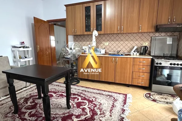 Shtepi me qera 2+1 ne Tirane - 450 Euro