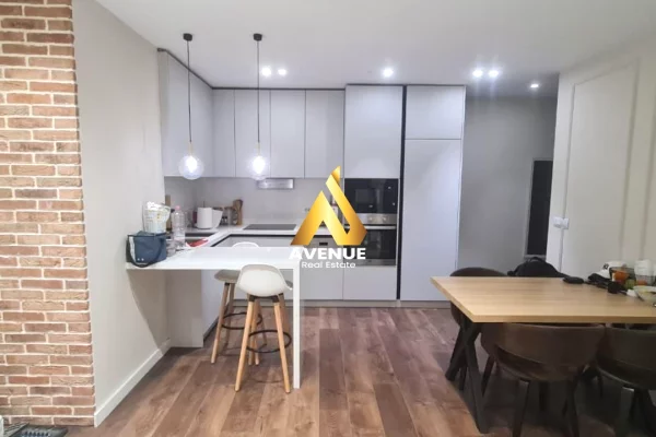 Apartament 1+1 Modern & Luksoz – Me Qira, Misto mame, Tiranë