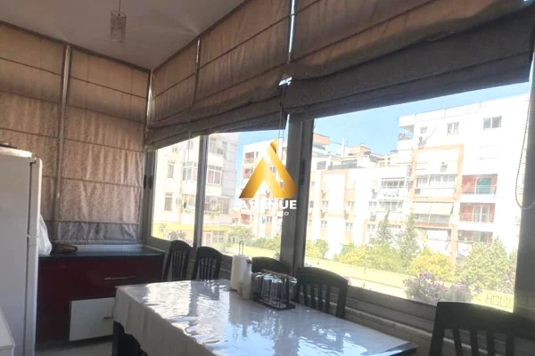 Shtepi ne shitje Apartament ne Tirane, 2+1, Mobilimi E mobiluar, Pagesa 186,000  Euro.