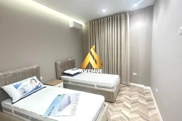 Shtepi ne shitje Apartament ne Tirane, 2+1, Mobilimi E mobiluar, Pagesa 355,000  Euro.