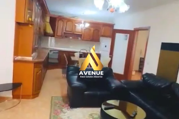 Appartamento in affitto a Tirana 2+1, Arredato