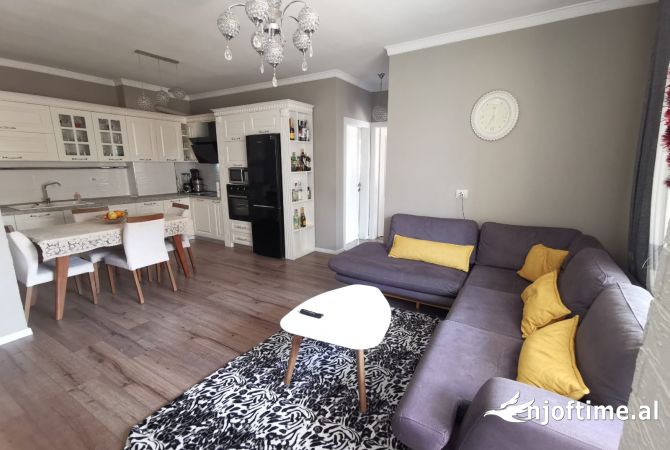Shtepi me qera 2+1 ne Tirane - 52,000 Leke