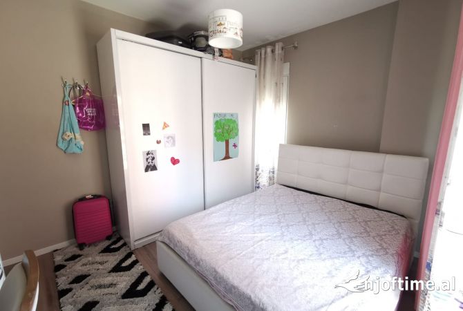 Shtepi me qera Apartament ne Tirane, 2+1, Mobilimi E mobiluar, Pagesa 52,000  Leke.