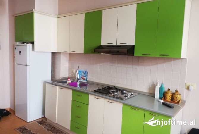 Shtepi me qera Apartament ne Tirane, 2+1, Mobilimi E mobiluar, Pagesa 35,000  Leke.