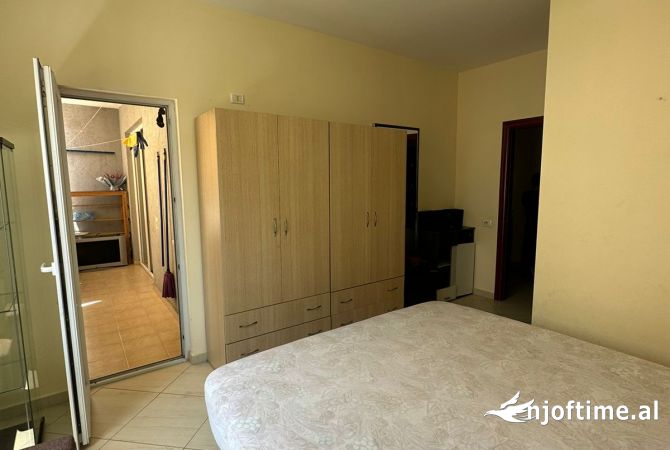 Shtepi me qera Apartament ne Tirane, 1+1, Mobilimi E mobiluar, Pagesa 35,000  Leke.