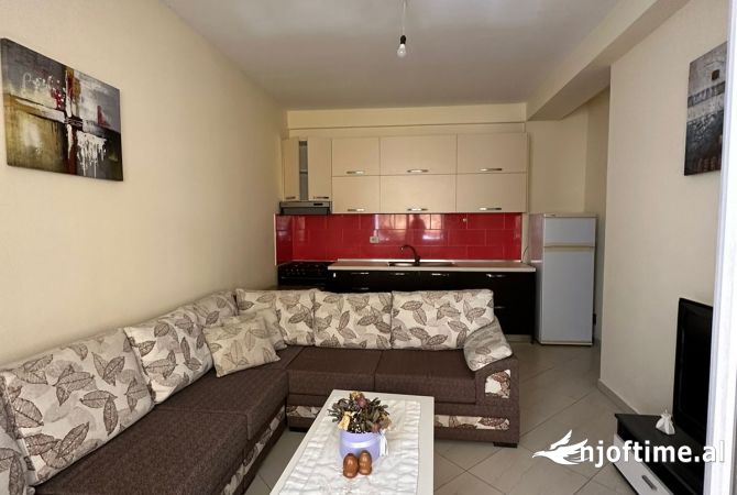 Shtepi me qera 1+1 ne Tirane - 35,000 Leke