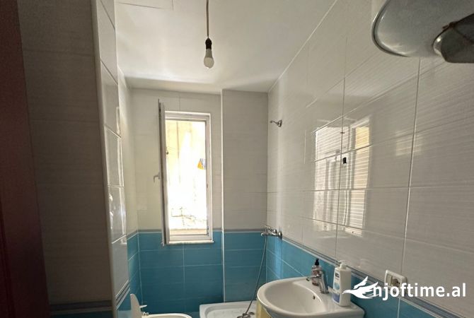 Shtepi me qera Apartament ne Tirane, 1+1, Mobilimi E mobiluar, Pagesa 35,000  Leke.