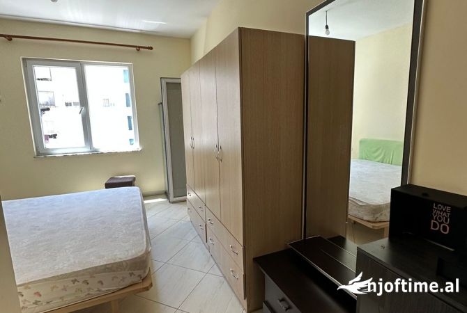 Shtepi me qera Apartament ne Tirane, 1+1, Mobilimi E mobiluar, Pagesa 35,000  Leke.