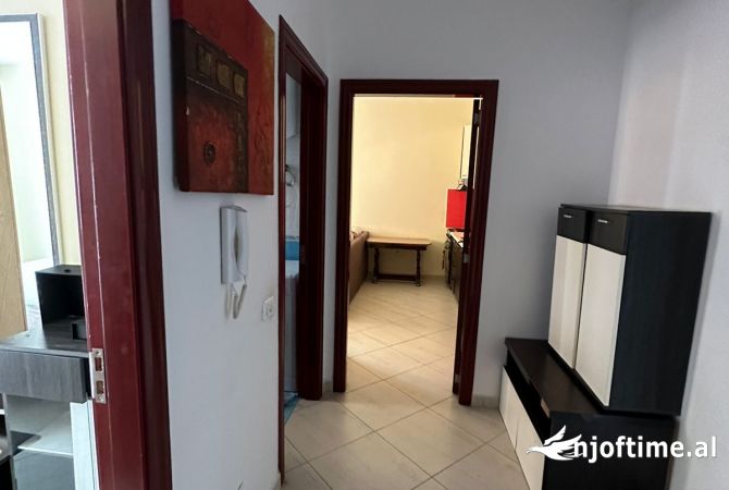 Shtepi me qera Apartament ne Tirane, 1+1, Mobilimi E mobiluar, Pagesa 35,000  Leke.