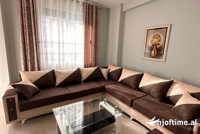 Shtepi me qera 1+1 ne Tirane - 38,000 Leke
