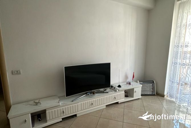 Shtepi me qera Apartament ne Tirane, 2+1, Mobilimi E mobiluar, Pagesa 55,000  Leke.