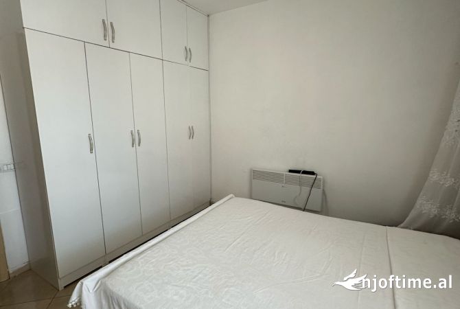 Shtepi me qera Apartament ne Tirane, 2+1, Mobilimi E mobiluar, Pagesa 55,000  Leke.