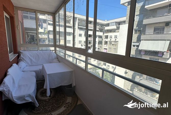 Shtepi me qera Apartament ne Tirane, 2+1, Mobilimi E mobiluar, Pagesa 55,000  Leke.