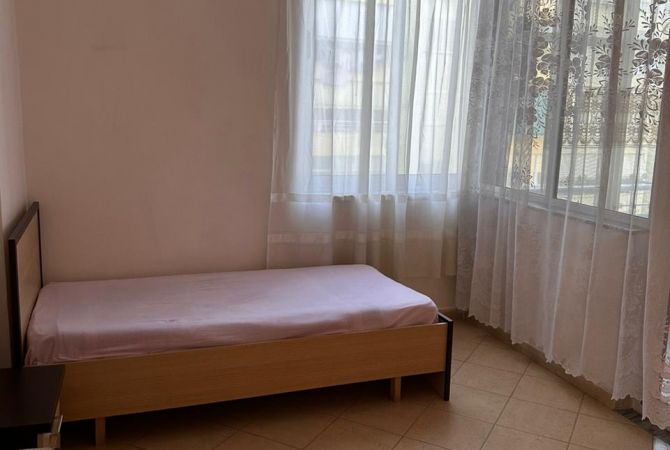 Shtepi me qera Apartament ne Tirane, 2+1, Mobilimi E mobiluar, Pagesa 35,000  Leke.