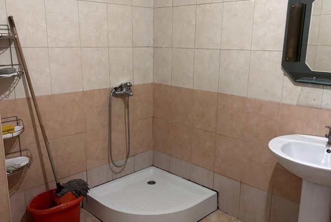 Shtepi me qera Apartament ne Tirane, 2+1, Mobilimi E mobiluar, Pagesa 35,000  Leke.