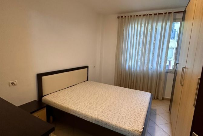 Shtepi me qera Apartament ne Tirane, 2+1, Mobilimi E mobiluar, Pagesa 35,000  Leke.