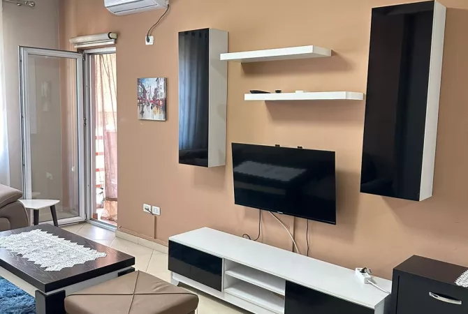 Shtepi ne shitje Apartament ne Tirane, 2+1, Mobilimi E mobiluar, Pagesa 135,000  Euro.