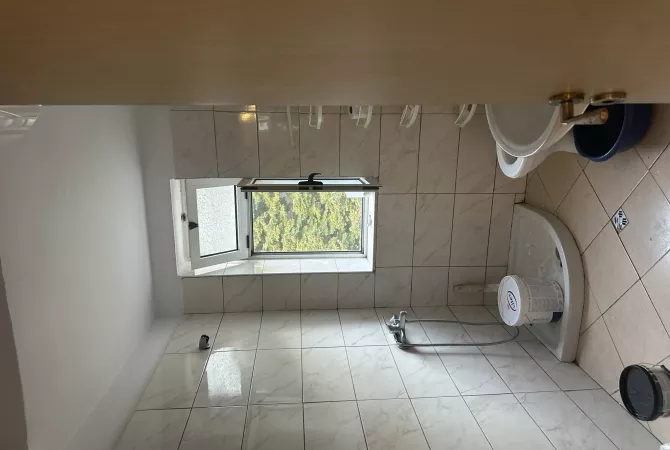 Shtepi me qera Apartament ne Tirane, 2+1, Mobilimi Bosh, pa mobiluar, Pagesa 500  Euro.