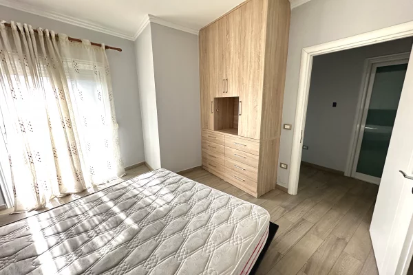 Shtepi me qera Apartament ne Tirane, 1+1, Mobilimi E mobiluar, Pagesa 40,000  Leke.