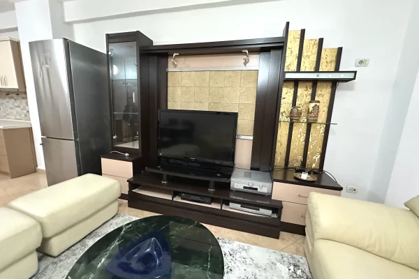 Shtepi me qera 2+1 ne Tirane - 50,000 Leke