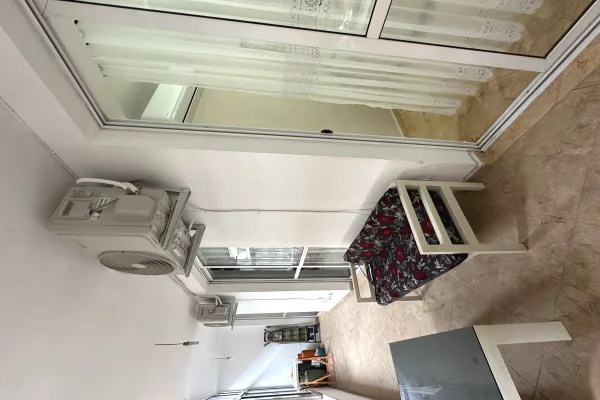 Shtepi me qera Apartament ne Tirane, 2+1, Mobilimi E mobiluar, Pagesa 50,000  Leke.