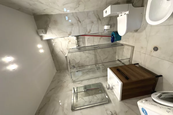 Shtepi me qera Apartament ne Tirane, 2+1, Mobilimi E mobiluar, Pagesa 50,000  Leke.