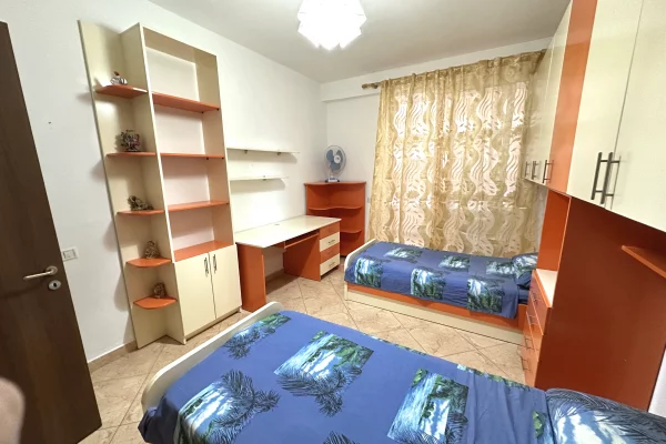 Shtepi me qera Apartament ne Tirane, 2+1, Mobilimi E mobiluar, Pagesa 50,000  Leke.