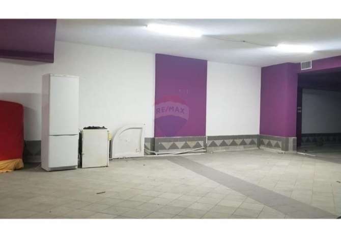 Business Property for Rent 4+1 in Tirana - 400 Euro