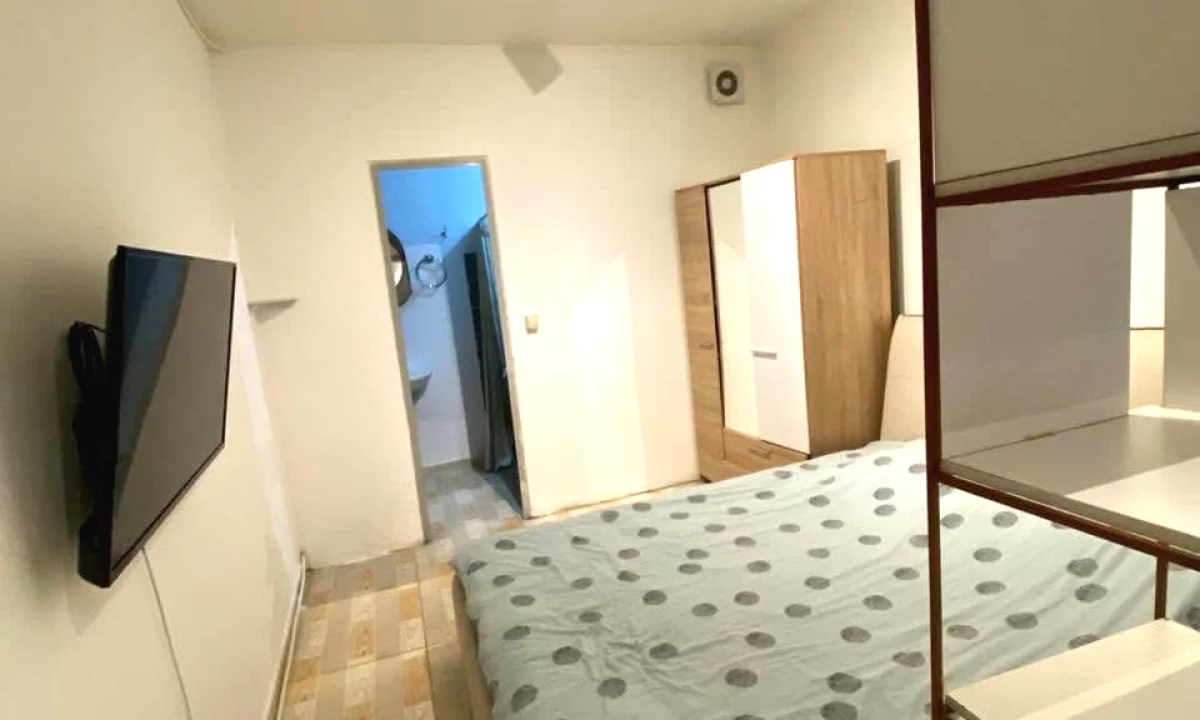 Shtepi me qera Shtepi Private ne Tirane, Garsoniere, Mobilimi E mobiluar, Pagesa 250  Euro.