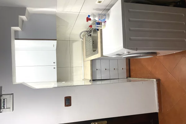 Shtepi me qera Apartament ne Tirane, 2+1, Mobilimi E mobiluar, Pagesa 500  Euro.