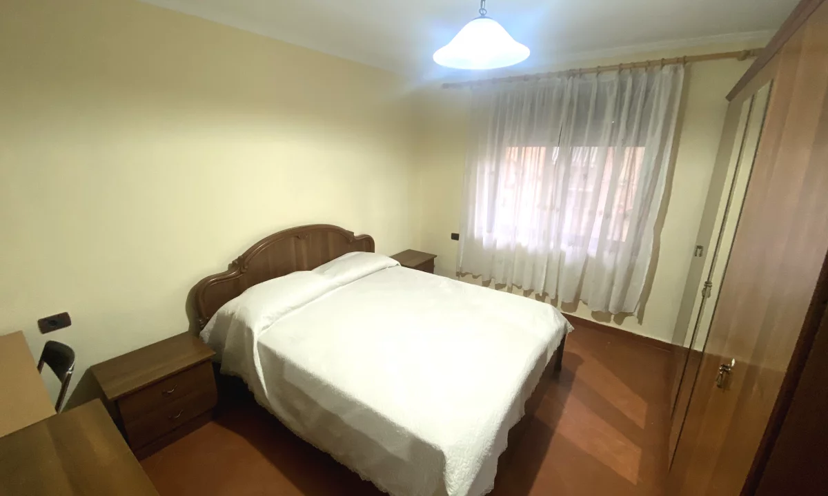 Shtepi me qera Apartament ne Tirane, 2+1, Mobilimi E mobiluar, Pagesa 500  Euro.