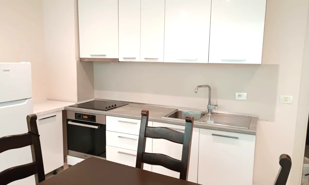 Appartamento in affitto a Tirana 2+1, Arredato