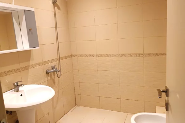 Appartamento in affitto a Tirana 2+1, Arredato