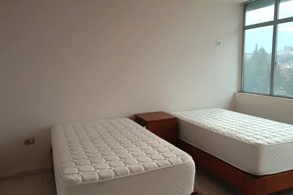 Appartamento in affitto a Tirana 2+1, Arredato