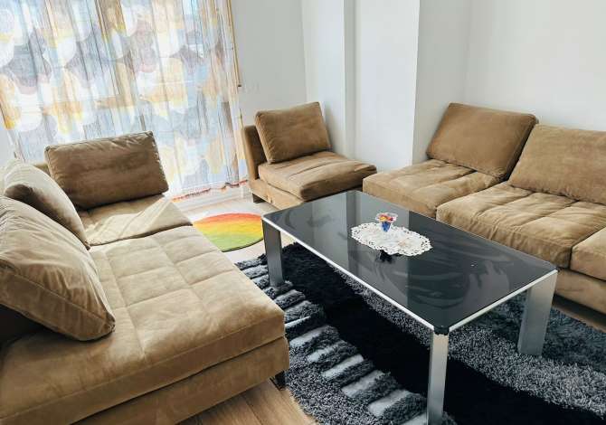 Shtepi me qera 2+1 ne Tirane - 450 Euro