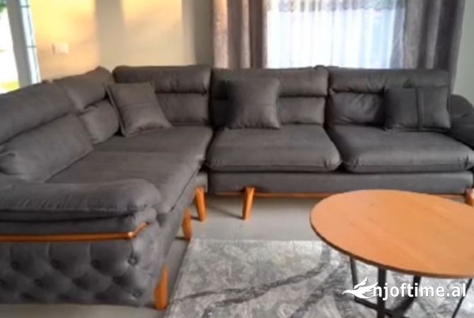 Shtepi me qera 2+1 ne Tirane - 1,000 Euro